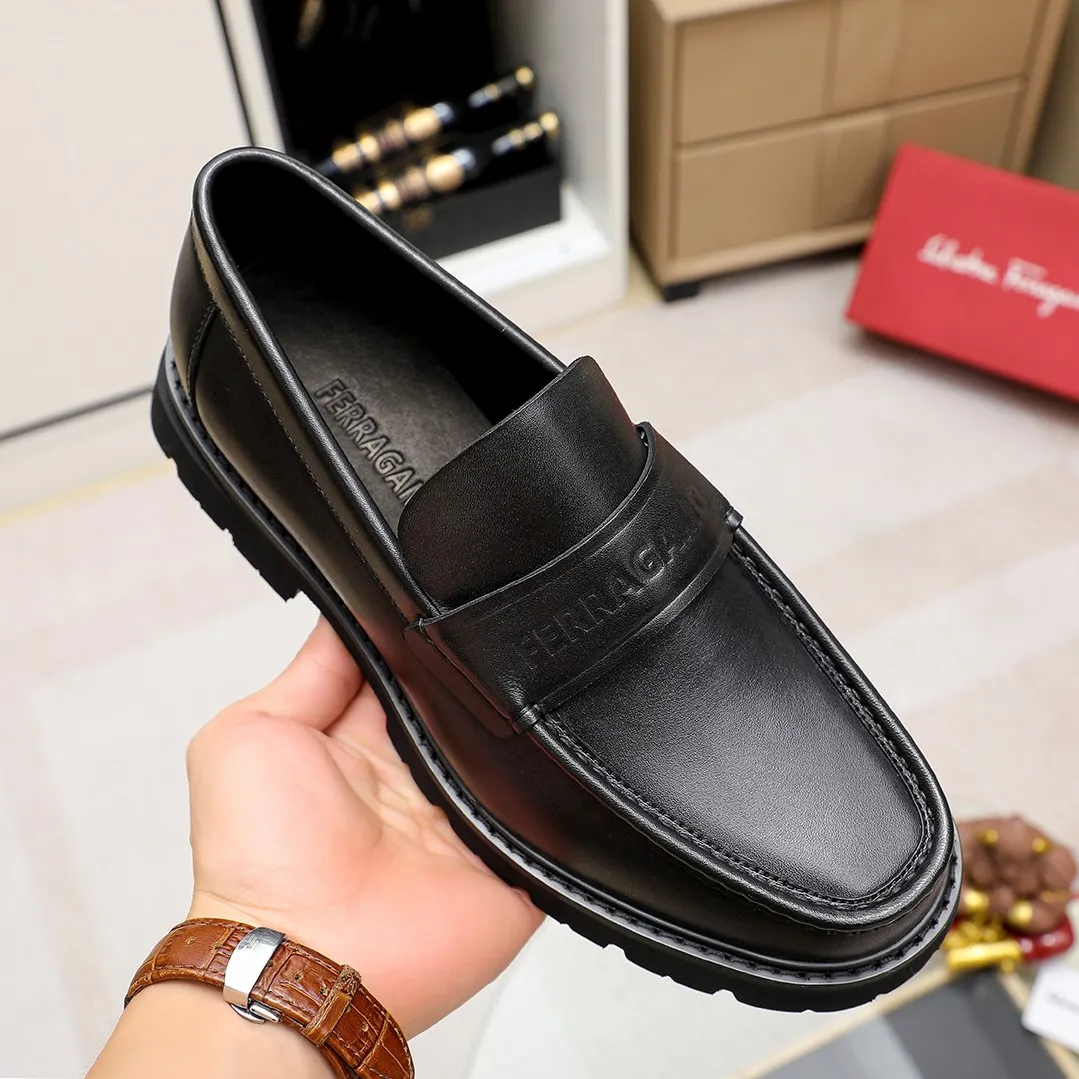 Men's shoes 💰460 🔥Ferragamo's new men's casual slip-on shoes🇨🇳Official website original 1:1 mold, original quality💯Fine workmanship, high-end luxury☘The upper is made of imported Italian first-layer cowhide🌴🐂Leather lining🍓Rubber wear-resistant and non-slip outsole, breathable and comfortable to wear🍍The first choice for high-grade men🍉3 colors available! Code number 38-45……